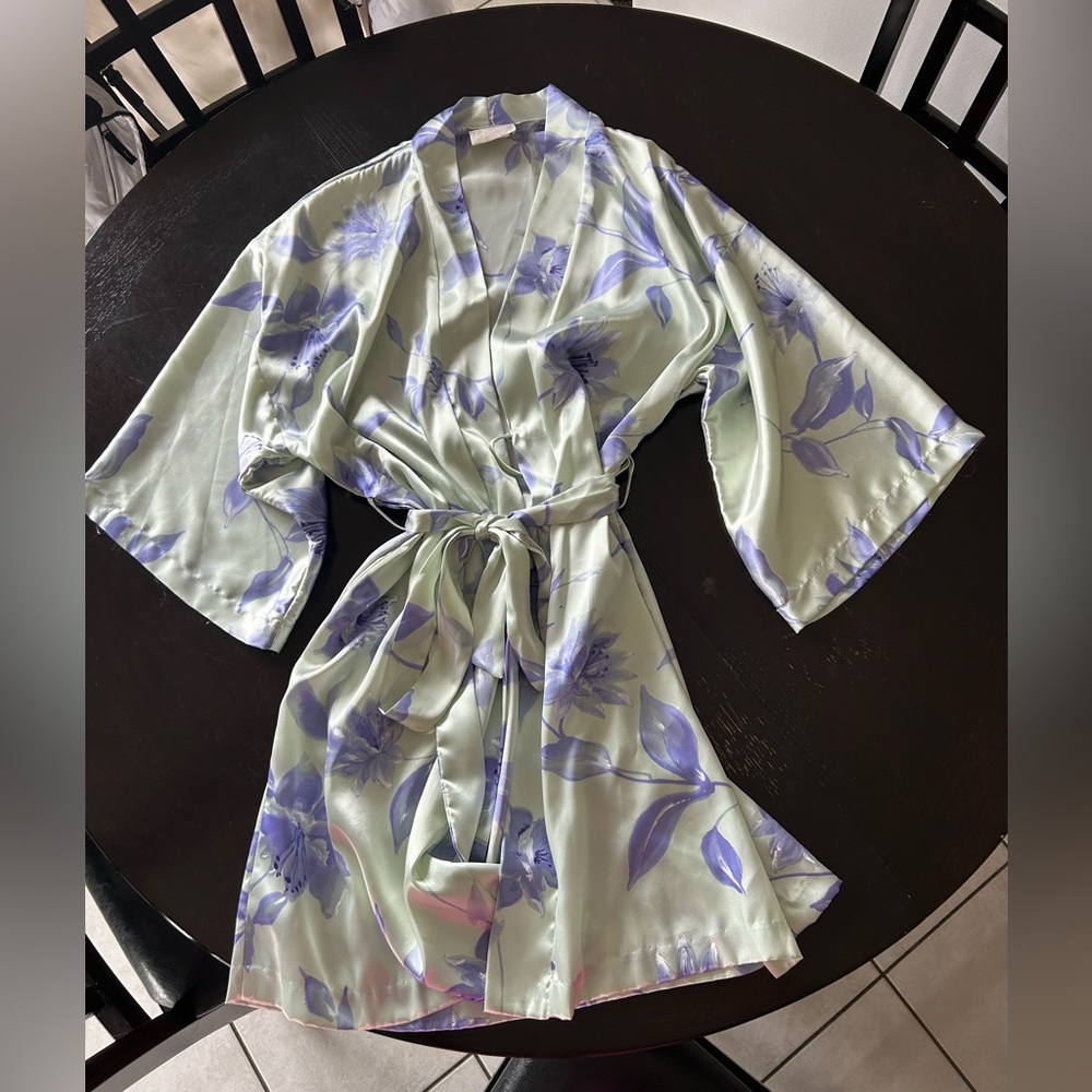 Women’s robe